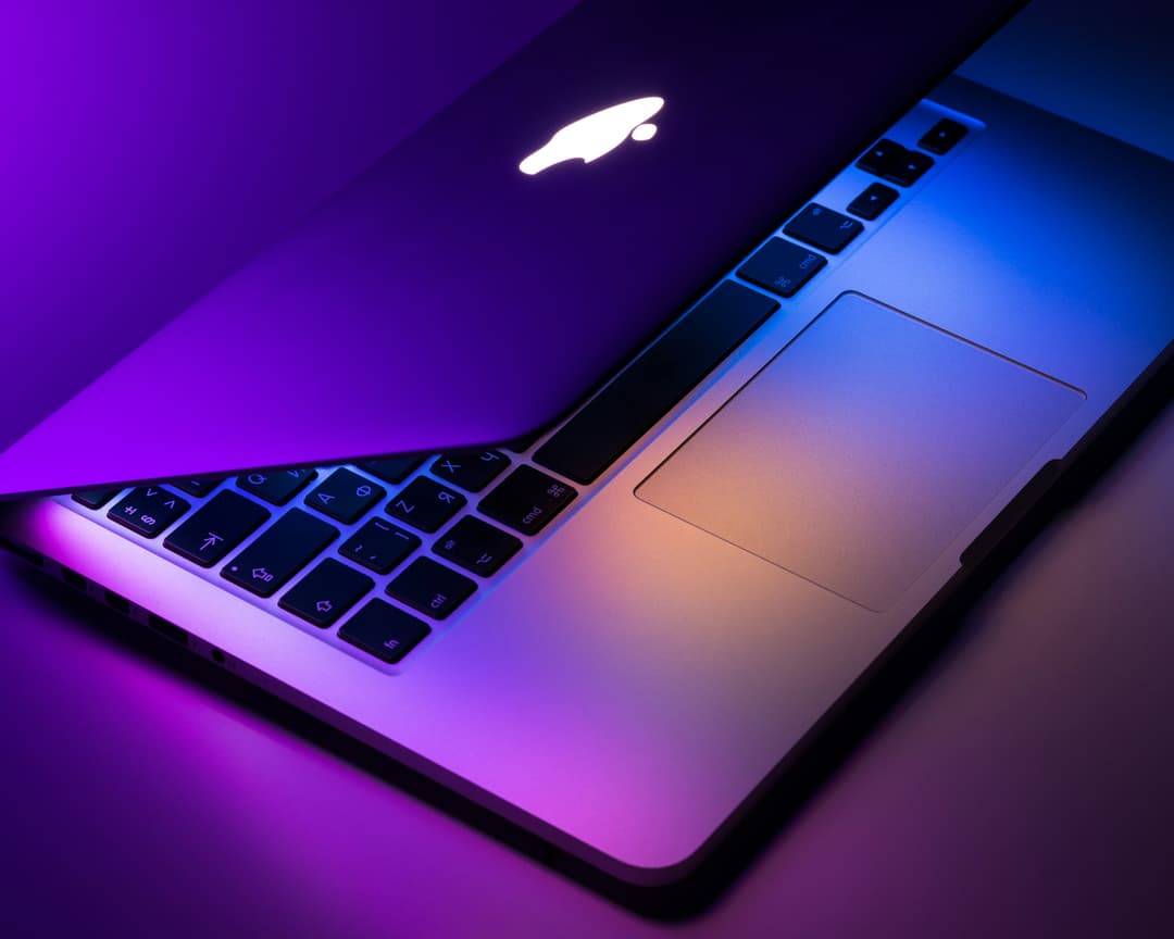 iOS UI UX design following Apple Human Interface Guidelines
